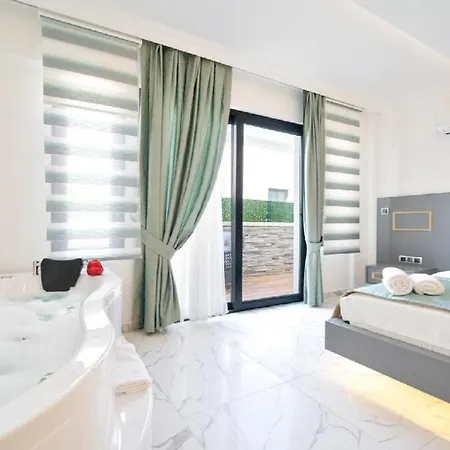 Private With Pool In Fethiye, Close To The Coastal Walkway, In The Center Вилла *