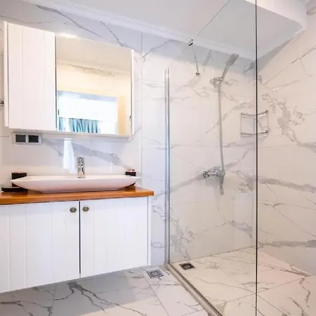 Private With Pool In Fethiye, Close To The Coastal Walkway, In The Center Φετιγιέ