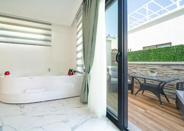 Villa Private With Pool In Fethiye, Close To The Coastal Walkway, In The Center *