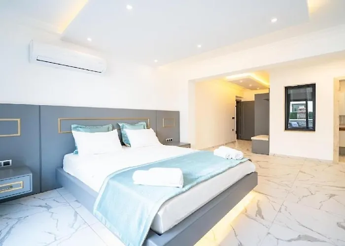 Villa Private With Pool In Fethiye, Close To The Coastal Walkway, In The Center