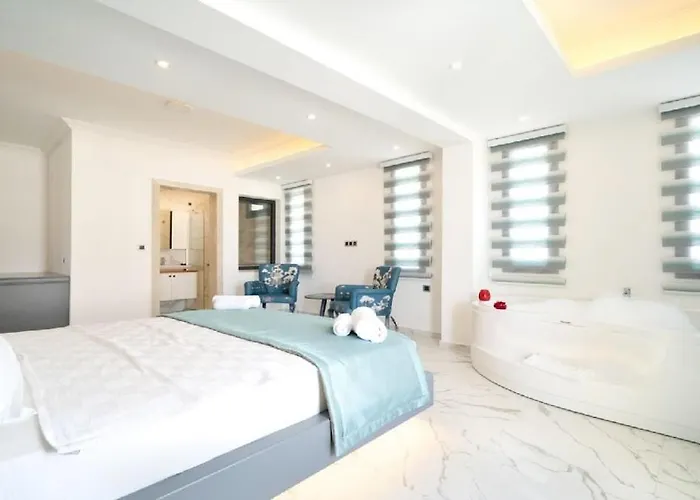 Villa Private With Pool In Fethiye, Close To The Coastal Walkway, In The Center *