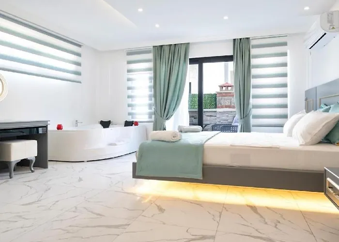 Villa Private With Pool In Fethiye, Close To The Coastal Walkway, In The Center *